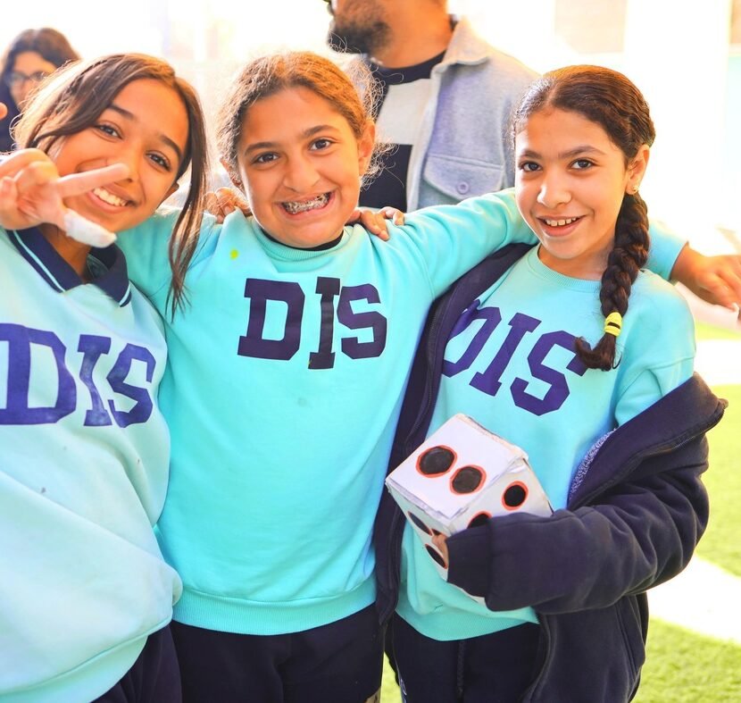 As Principal, my vision focuses on three levels: instruction, ethics, and emotion. - Instruction: Equip students with essential knowledge and skills for their future. - Ethics: Instill cultural values and principles in a changing world. - Emotion: Foster loyalty and mutual respect to create a caring school environment.